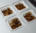 熟食鴨脖包裝現(xiàn)場(chǎng)